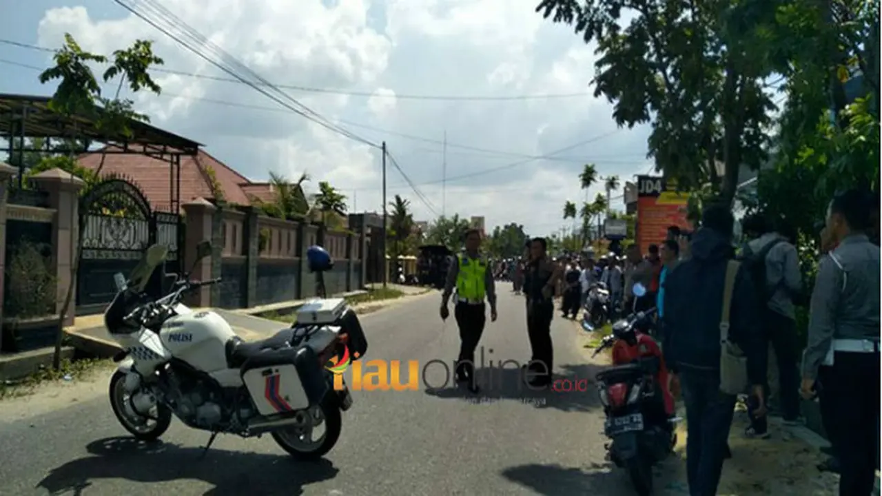 Polisi Kepung Kawanan Rampok di Rawamangun