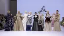 Gelaran Jakarta Fashion Week menghadirkan cerita seru yang tak kuput dari perhatian. Kali ini, penampilan Ameena di atas runway mengundang decak kagum para tamu yang hadir. [Foto: Fimela.dok/ Daniel Kampua]