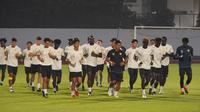 Tim debutan asal Filipina, Manila Digger FC siap menghadapi Persib Bandung dalam ajang AFC Champions League Two 2025/2026 di Stadion GBLA, Kota Bandung, Rabu (13/8/2025) malam. (Bola.com/Erwin Snaz)
