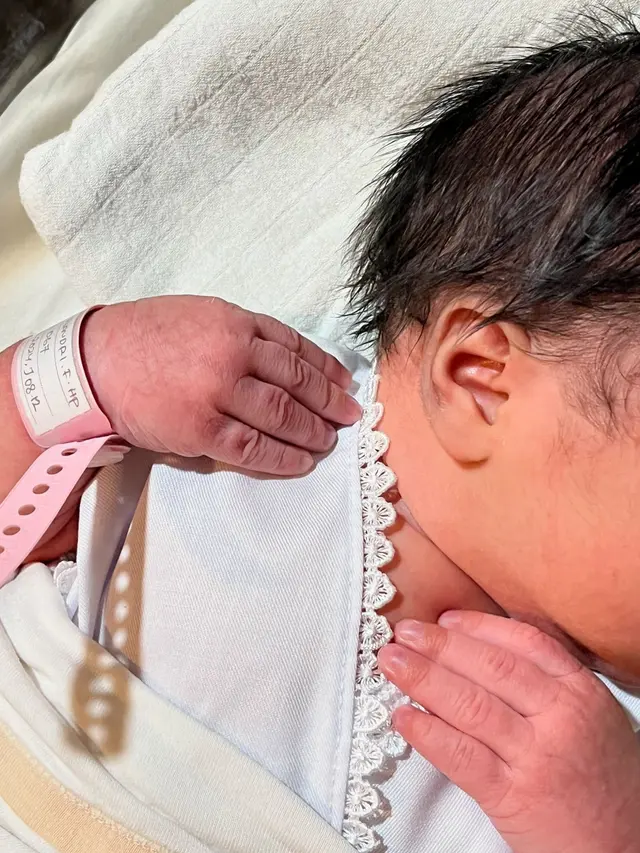 Anak kelima Abimana Aryasatya (Instagram)