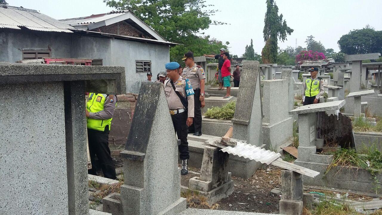 Kandang Merpati Kembang Kuning