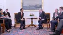 Presiden Jokowi saat bertemu dengan Presiden Jerman Joachim Gauck, Jerman, Senin (18/4). Presiden Jokowi menyampaikan bahwa Indonesia merupakan contoh di mana Islam, demokrasi dan toleransi dapat berjalan seiring. (Biro Pers Setpres)