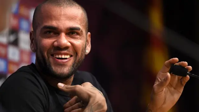Dani Alves Ungkap Rahasia Pribadi Pep Guardiola