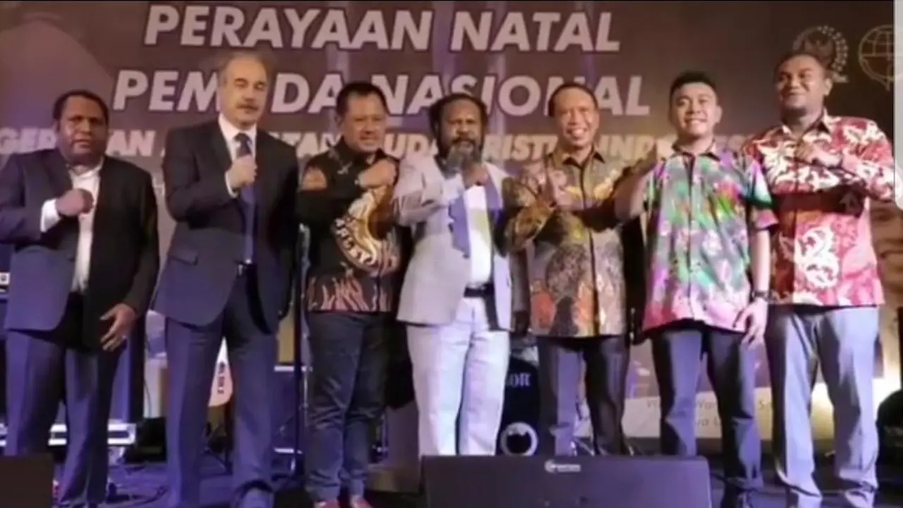 Willem Wandik bersama Menpora Zainudin Amali