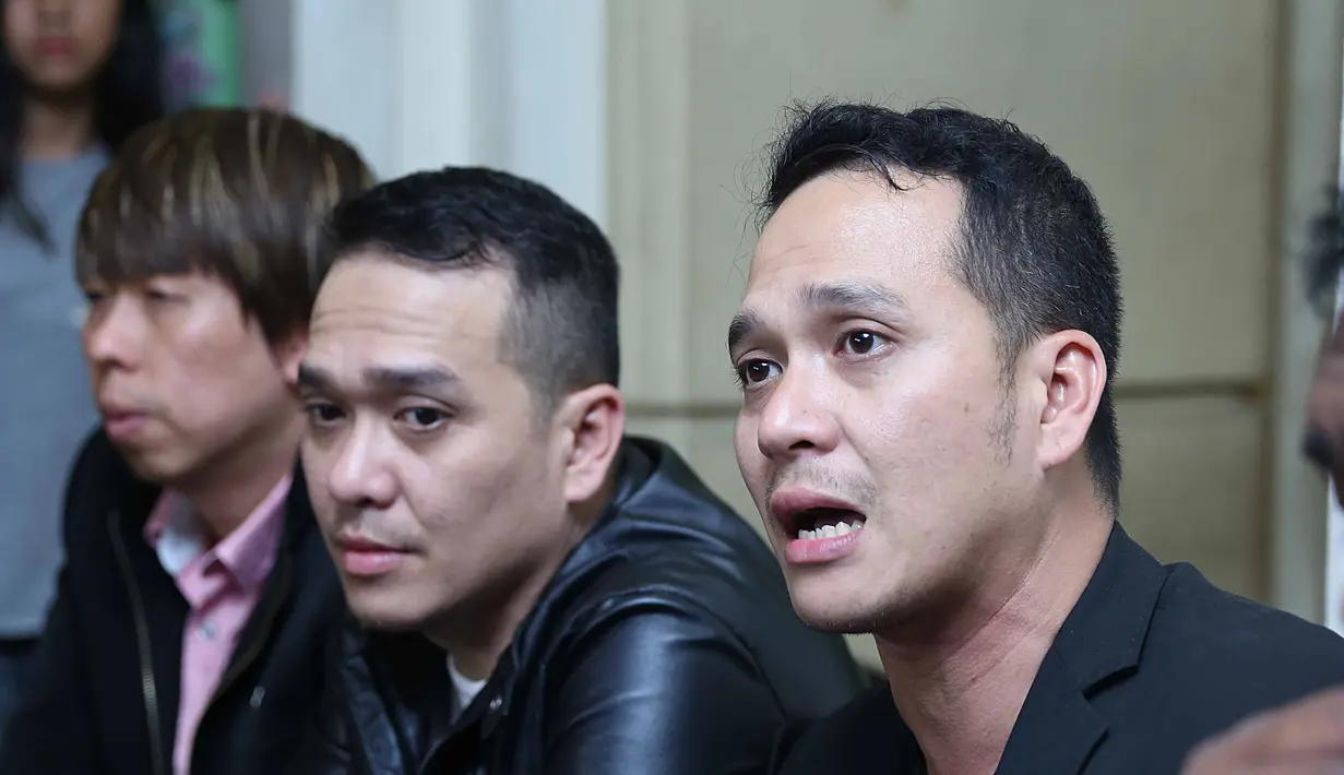 "Pas dia menengok ke belakang, dipukul lagi pakai alat kejut listrik. Terus dibekap mulutnya dan disetrum," ungkap Fadlan. (Nurwahyunan/Bintang.com)