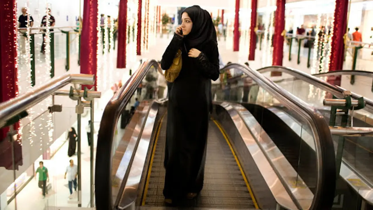 Middle Eastern Tourist on London Dept Stores