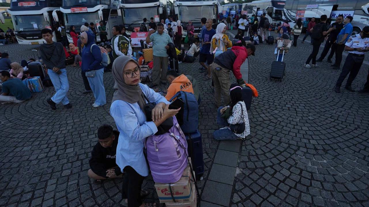 FOTO: Ribuan Warga Ikuti Mudik Gratis Pemprov DKI Jakarta