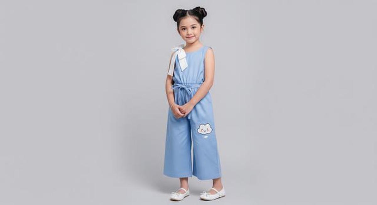 10 Model Celana Panjang Anak Perempuan yang Lucu dan Elegan, Cocok Dikenakan saat Libur Akhir Tahun 2025