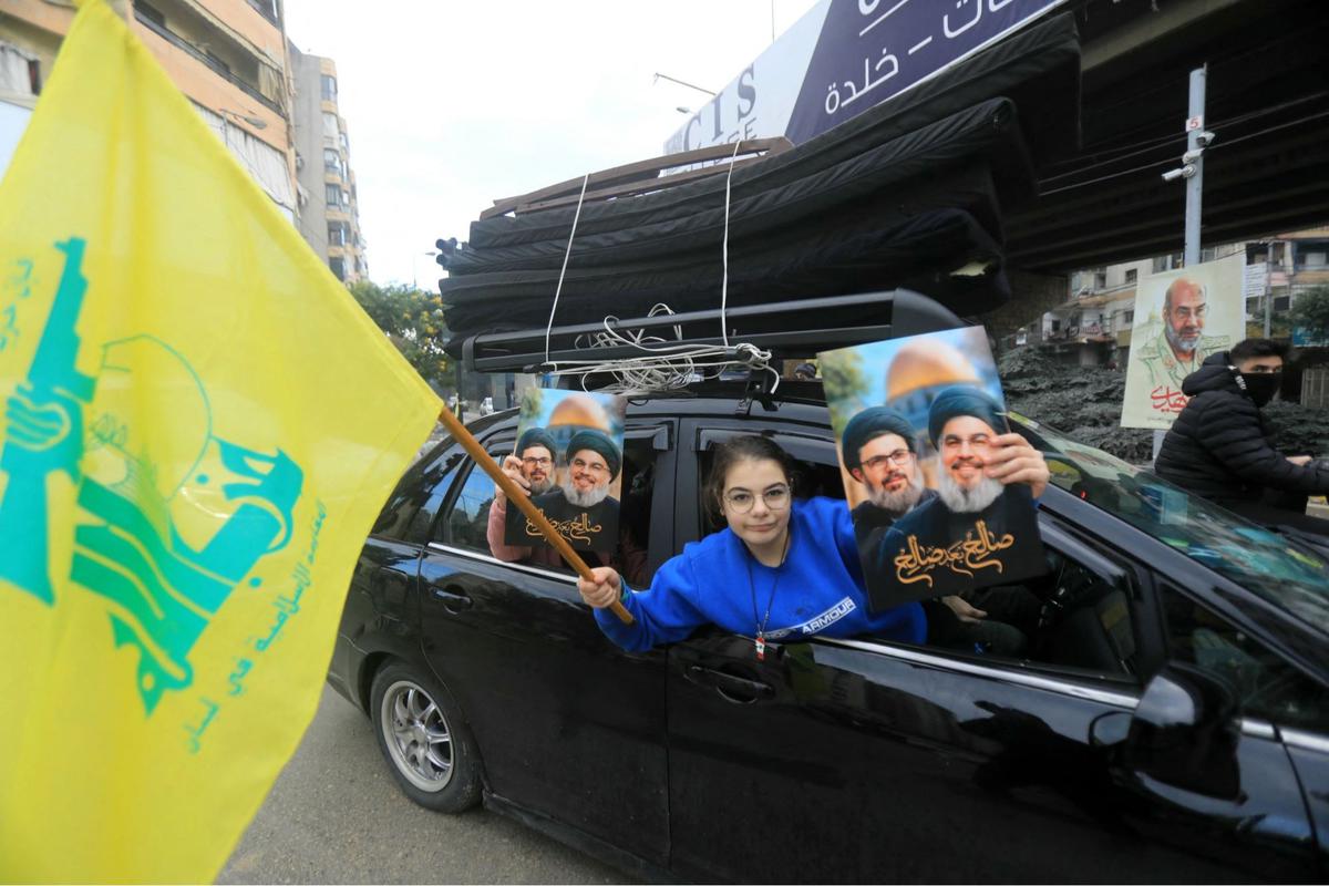 Kegembiraan Simpatisan Hizbullah Klaim Menang Perang Usai Israel Sepakati Gencatan Senjata