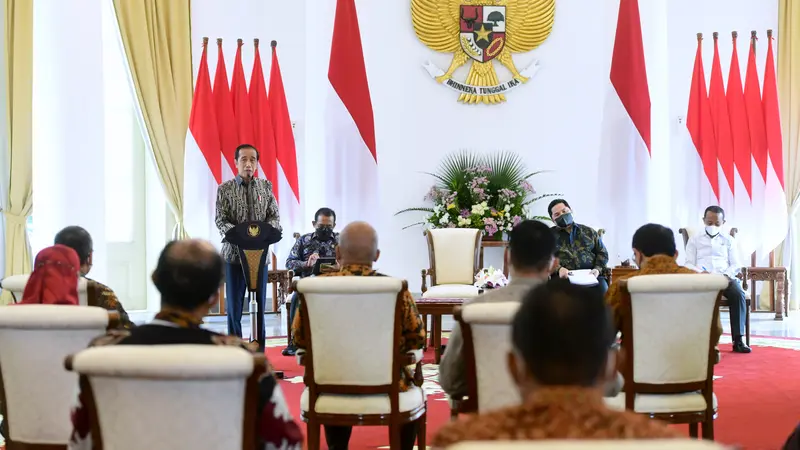 Presiden Jokowi memberikan arahan ke Direksi dan Komisaris Pertamina, serta PLN