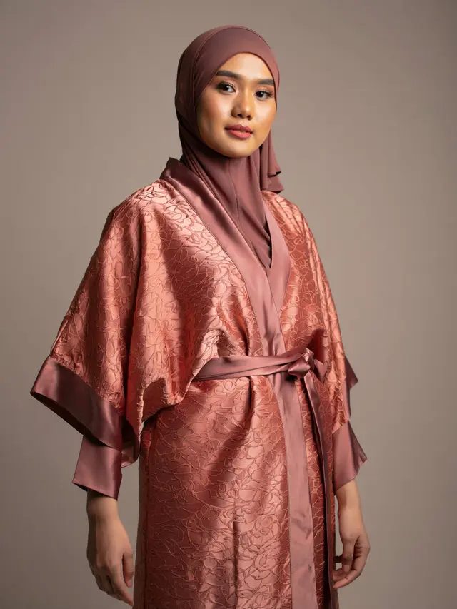 Model Gamis Brokat Elegan untuk Semua Bentuk Tubuh