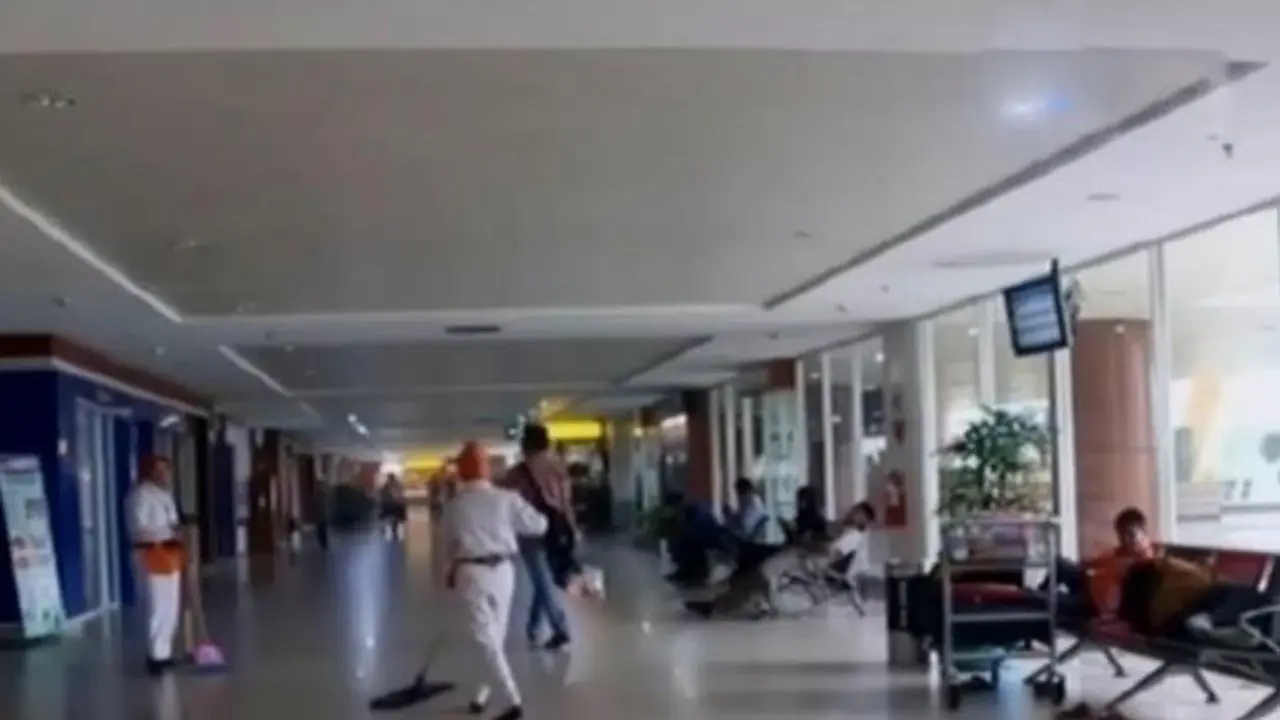 Segmen 2: Singapura Liburkan Sekolah hingga Bandara SKK II Lumpuh