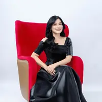Titi Kamal resmi menjadi Brand Ambassador B Clinic, hadirkan kampanye “Teliti Maksimal” untuk perawatan kecantikan yang lebih berkualitas.