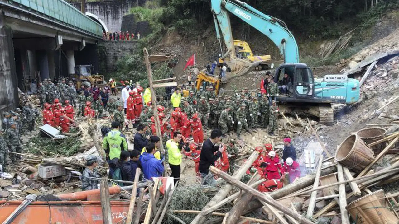 25 Tewas di Longsor China, 60 Mesin Penggali Dikerahkan