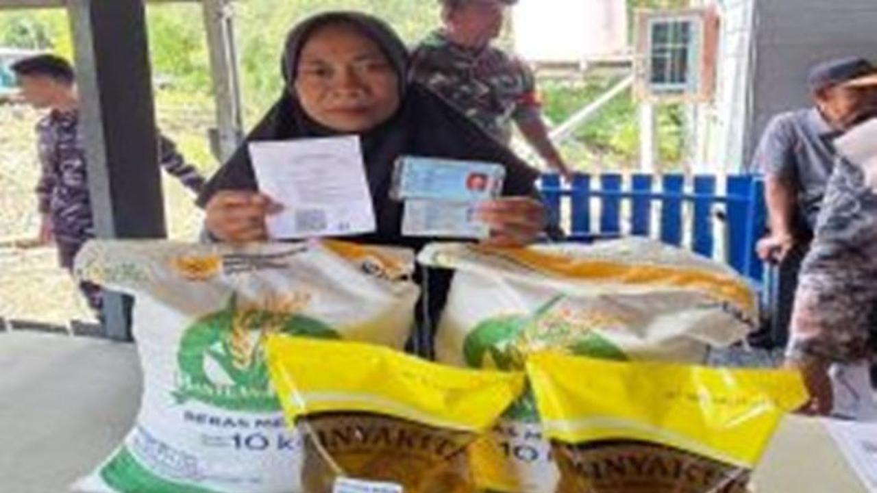 Bantuan Pangan Bulog: 638 Ton Beras Disalurkan di Tanah Bumbu-Kotabaru