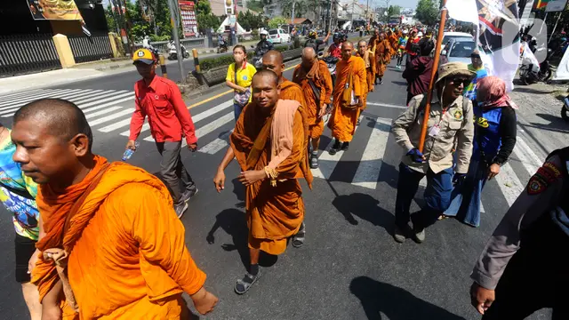 Ritual Thudong Biksu Buddha
