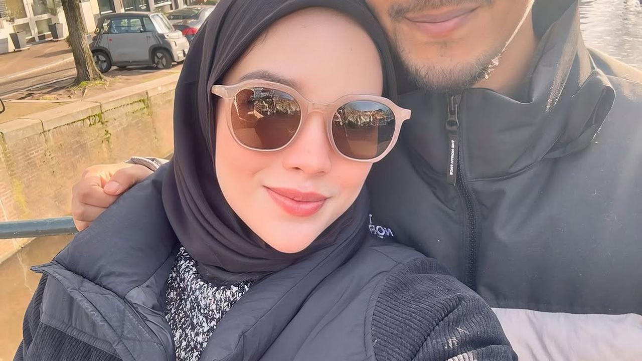 Jarang Tersorot, Ini Potret Harmonis dan Romantis Yusuf Sungkar dan sang Istri Dhea Natasya