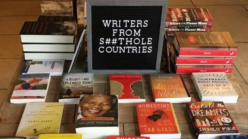 'Writers from shi#hole countries', tagline koleksi buku yang digunakan oleh sebuah toko buku di New York, yang dimaksudkan untuk menyindir Donald Trump (Rough Draft via Business Insider)