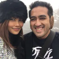 Nadia Mulya dan Dastin Mirjaya Mudijana saat akad nikah (Dok. Keluarga)