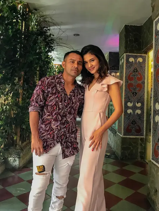 8 Artis cantik takut naik pesawat