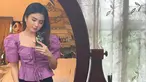 Melalui laman Instagramnya, adik Angela Tanoesoedibjo ini cukup sering menguggah potret dirinya saat mirror selfie. Berdarah Tionghoa, paras yang dipancarkan oleh adik Angela Tanoesoedibjo punya pesona memikat. Meski hanya mirror selfie sekalipun, wanita berusia 28 tahun ini tetap terlihat cantik. (Liputan6.com/IG/@valenciatanoe)
