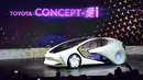 Desain futuristik menjadikan Mobil Toyota Concept-i sedap dipandang mata, Las Vegas, Rabu (4/1). Mobil ini dapat memberikan opsi ke pengendara untuk menyetir secara manual atau full otonom. (AFP PHOTO / Frederic)