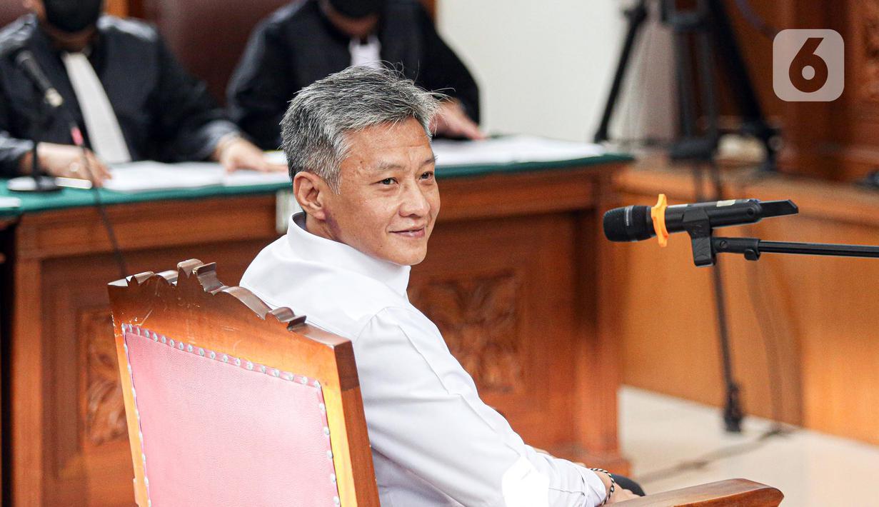 Hendra Kurniawan Umbar Senyum di Sidang Perintangan Proses Hukum ...