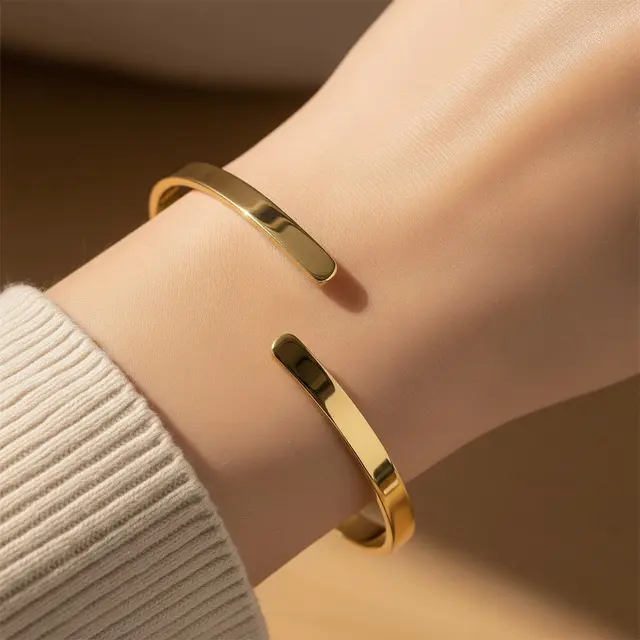 Model Gelang Emas yang Bikin Tangan Terlihat Lebih Slim