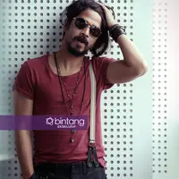 Lelaki kelahiran Jakarta itu juga pernah menjadi vokalis dalam grup band Mila. Beberapa bulan kemudian pada tahun 1998 keduanya resmi pacaran. Meski sempat putus dan kembali menjalin hubungan. (Bambang E.Ros/Bintang.com)