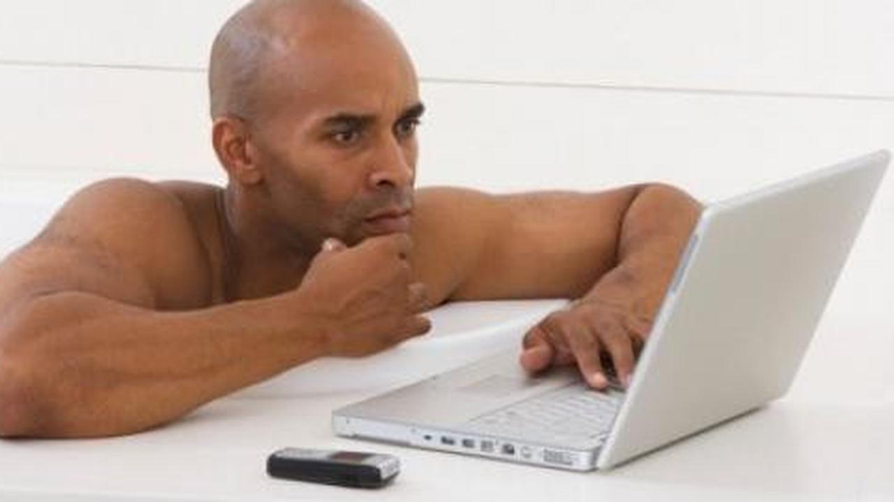 7 Tanda Anda kebanyakan menonton film porno