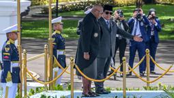 Kunjungan ini menandai penguatan hubungan bilateral antara Indonesia dan Fiji yang telah terjalin selama 50 tahun. (BAY ISMOYO/AFP)