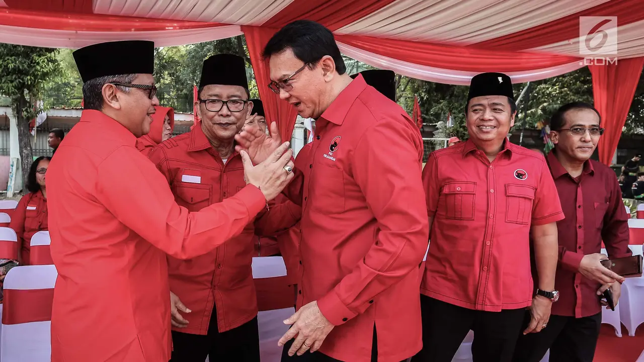 Bersama Ratusan Kader PDIP, Ahok dan Djarot Hadiri Upacara HUT ke-74 RI