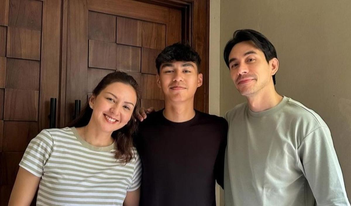 "Kemarin, Diego berangkat ke Jogja, memenuhi panggilan seleksi Indonesia U-16. Kesempatan ini, walau masih di tahap seleksi, sudah menjadi sebuah kehormatan besar bagi kami. Terima kasih tim pelatih dan manajemen tim U-16, sudah memberi kesempatan seleksi