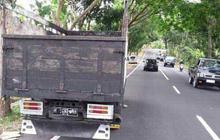 Truk dengan muatan terbakar terus melaju, warga Jembrana histeris