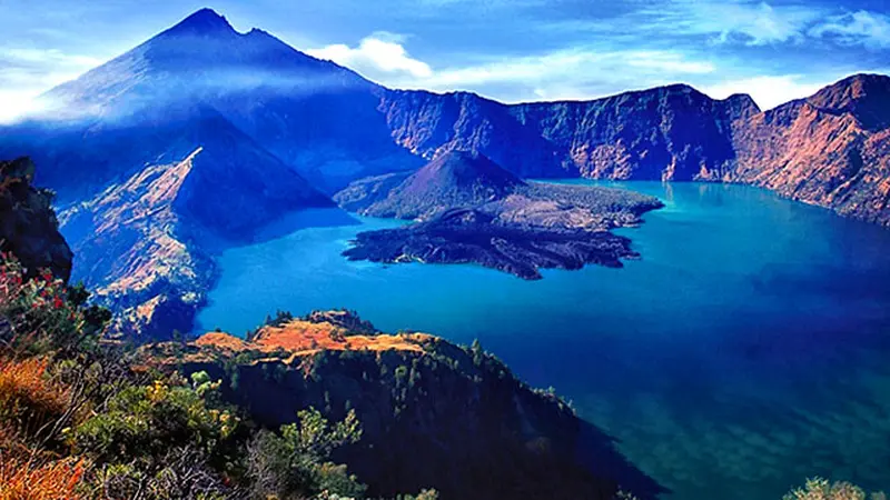 [Bintang] Pesona 8 Danau Vulkanik Tercantik di Dunia