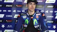 Ekspresi kekecewaan pembalap Movistar Yamaha, Maverick Vinales usai kembali ke garasi akibat terjatuh di lap kedua MotoGP Austin 2017. (Crash)