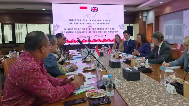Perhubungan Menteri Perhubungan RI Budi Karya Sumadi dan Menteri Industri dan Keamanan Ekonomi di Departemen Bisnis dan Perdagangan Inggris, Nusrat Ghani.