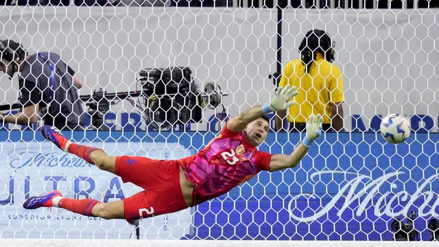 FOTO Emiliano Martinez, Argentina Vs Ekuador