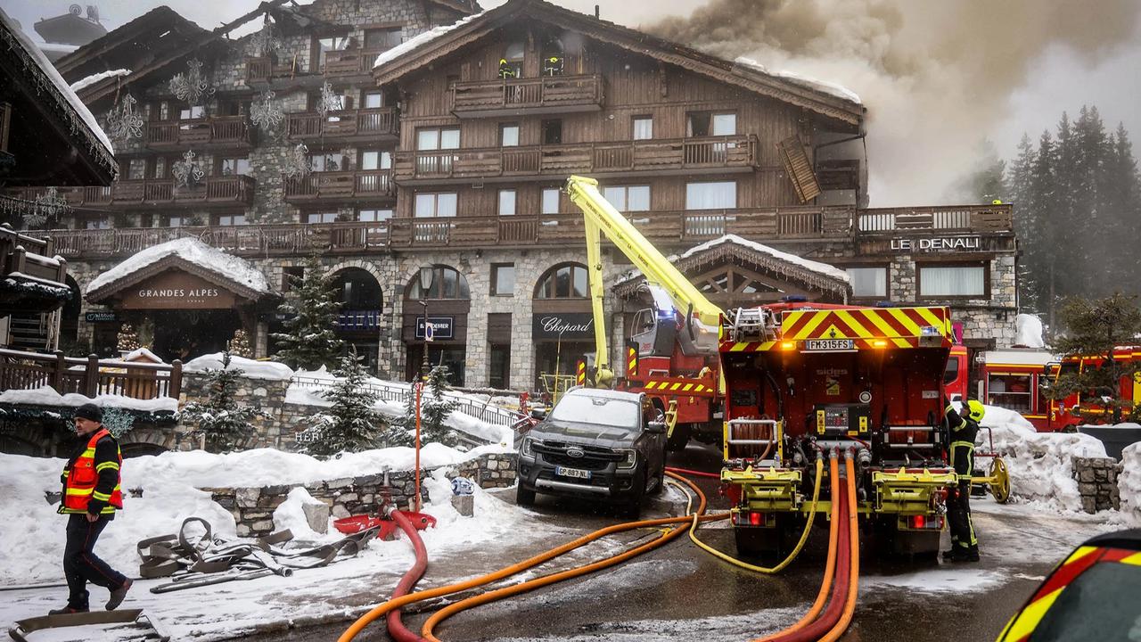 FOTO: Kebakaran Hebat Hanguskan Hotel Super Mewah di Courchevel Alpen Prancis