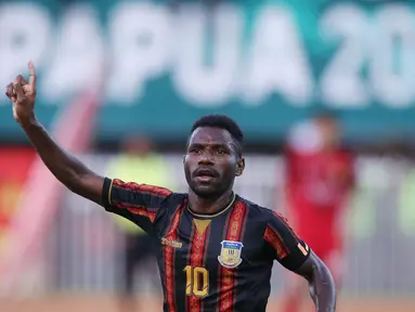 Tampil dengan kekuatan terbaiknya, Papua unggul 2-0 atas Aceh. Semua gol Papua diborong Ricky Ricardo Cawor. (PB PON XX Papua/Chaarly Lopulua)