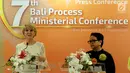 Menteri Luar Negeri RI Retno Marsudi bersama Menteri Luar Negeri Australia Julie Bishop memberikan keterangan pers saat penutupan Bali Process 2018 di Hotel Westin, Nusa Dua Bali, Selasa (7/8). (Liputan6.com/Johan Tallo)