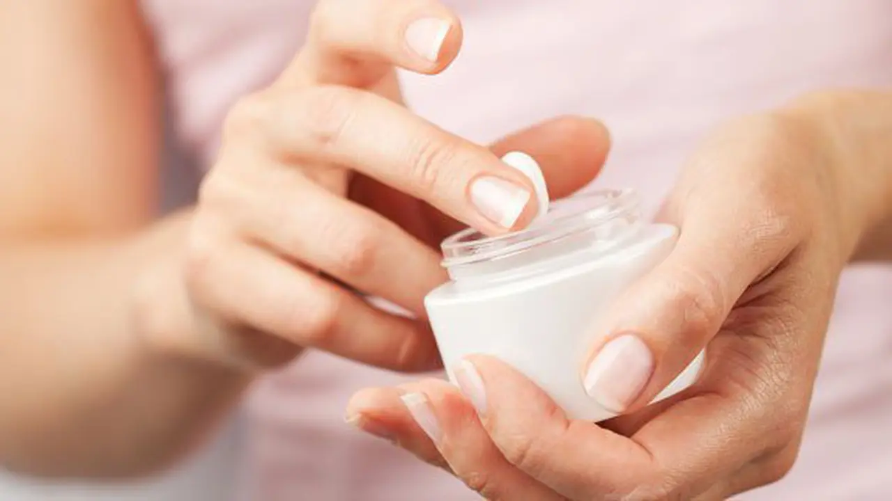 Krim alami ini akan membuat kulitmu bebas keriput dan bintik hitam/copyright: thinkstockphotos.com