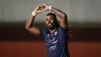 Carlos Fortes benar-benar menjadi mesin gol mematikan bagi Arema FC. Penyerang yang lihai mencari ruang dan punya naluri mencetak gol ini telah mengoleksi 5 gol dari 9 laga di BRI Liga 1. Hal tersebut membuat Singo Edan mampu menempati posisi ke-4 klasemen sementara. (Bola.com/Bagaskara Lazuardi)