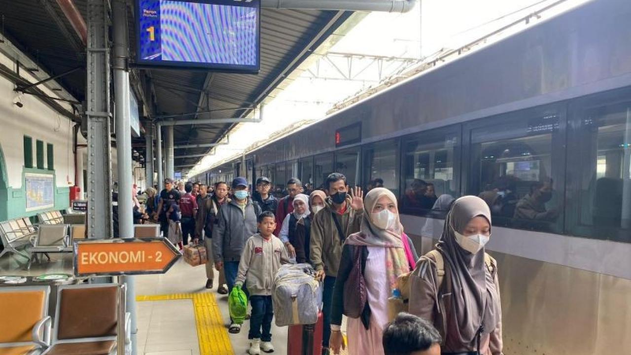 Puncak Arus Balik Paskah Jakarta: 44 Ribu Penumpang Kereta Tiba di Ibu Kota
