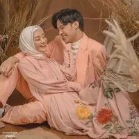 Pasangan pengantin baru Rey Mbayang dan Dinda Hauw pasti kini tengah berbahagia menikmati kehidupan barunya sebagai suami istri. Seperti pasangan lain, mereka pun pastinya menginginkan momongan. (Instagram/dindahw)