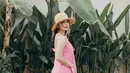 Sebagai seorang selebriti, Debi merupakan wanita yang gemar berolahra. Ia kerap bagikan aktivitasnya yang berada di tempat gym hingga olahraga lari. Disebut memiliki body goals impian para wanita, banyak penggemar yang selalu mengikuti kegiatan olahraganya. Apalagi selain berolahraga, ia juga memiliki hoi mendaki gunung lho.(Liputan6.com/IG/@debisagita)