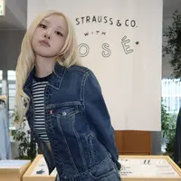 Intip inspirasi personal style Rose BLACKPINK dengan denim (Levi's)