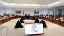 Suasana rapat terbatas membahas kelanjutan persiapan Asian Game 2018 Jakarta-Palembang di Istana Merdeka, Jakarta, Selasa (18/4). Presiden Jokowi telah menekan Peraturan Presiden terkait Penyelenggaraan Asian Games 2018. (Liputan6.com/Angga Yuniar)