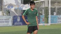 Gelandang Timnas Indonesia U-22, Witan Sulaeman, mengaku kondisinya sudah berangsur pulih dan siap tempur melawan Malaysia U-22. (Bola.com/Zulfirdaus Harahap)