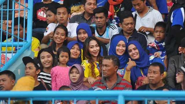 Istri Pemain Arema